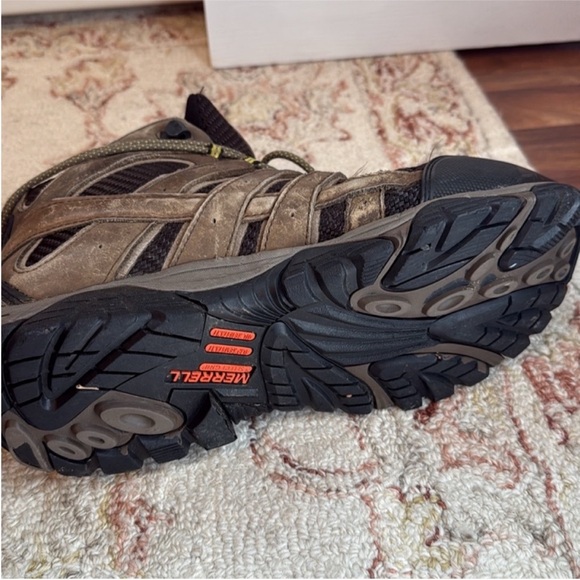 Merrell Brown and Black Men's Boots Electrical rated - Picture 9 of 13